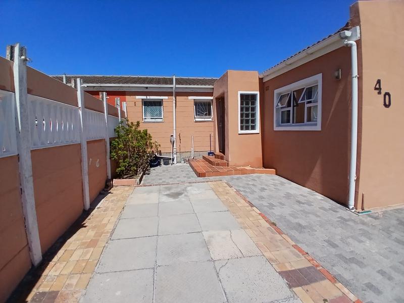 3 Bedroom Property for Sale in Rocklands Western Cape